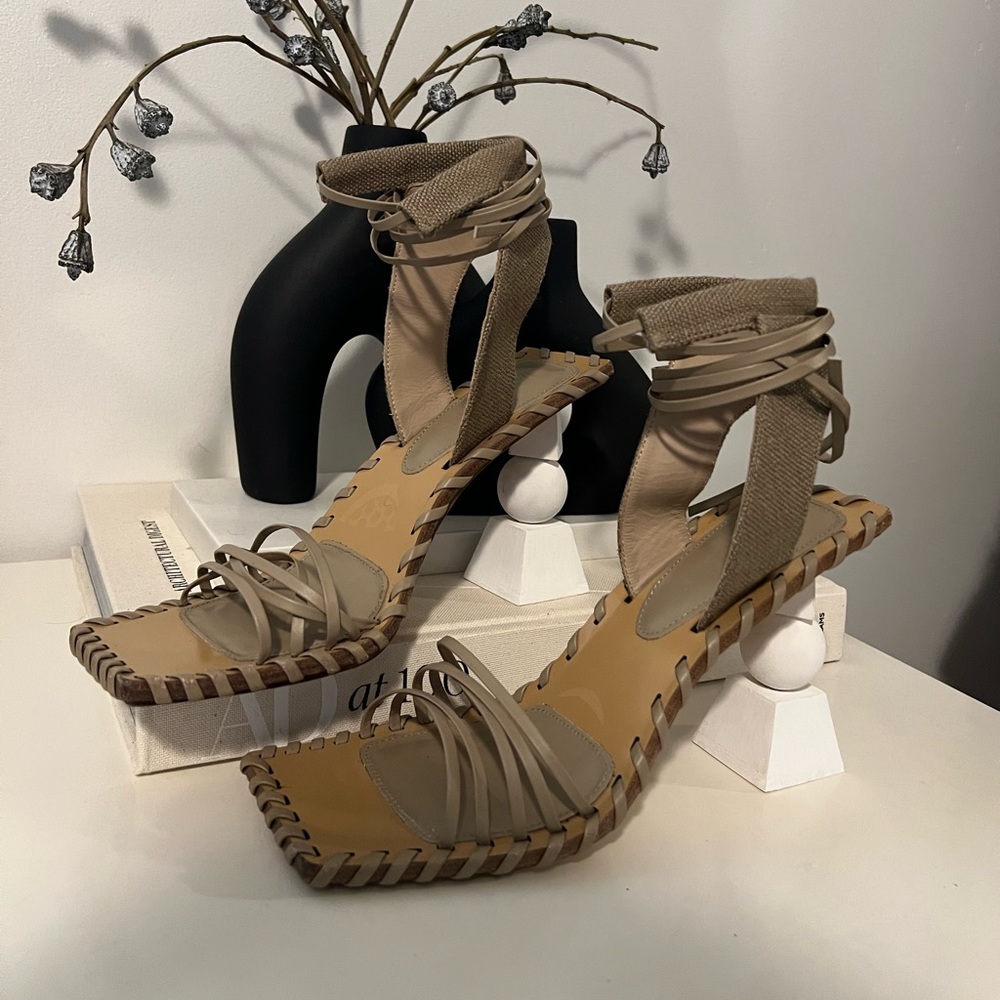 Jacquemus Valerie Hautes Heeled Sandals In Brown - Picture 12 of 14